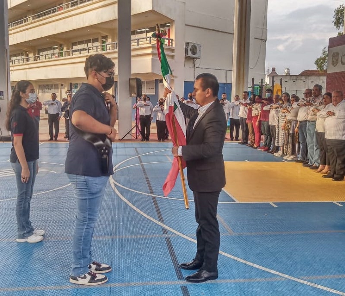 Acto Cívico Desde El Colegio Sn. Ángel Con El Ayuntamiento De Poza Rica ...